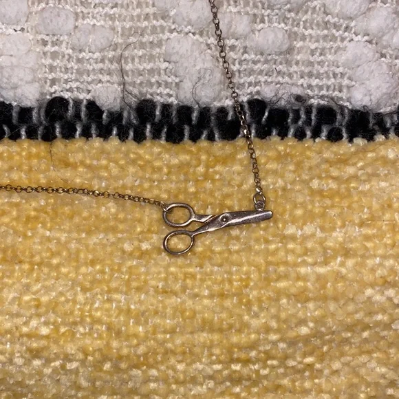 Shears necklace - Picture 2 of 2